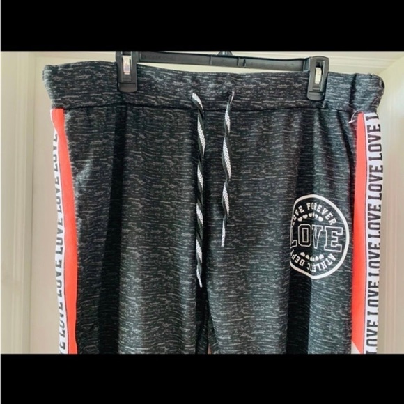 NWOT BOBBIE BROOKS PLUS SIZE SWEATPANTS W/LOVE DOWN EACH LEG. - Picture 3 of 6